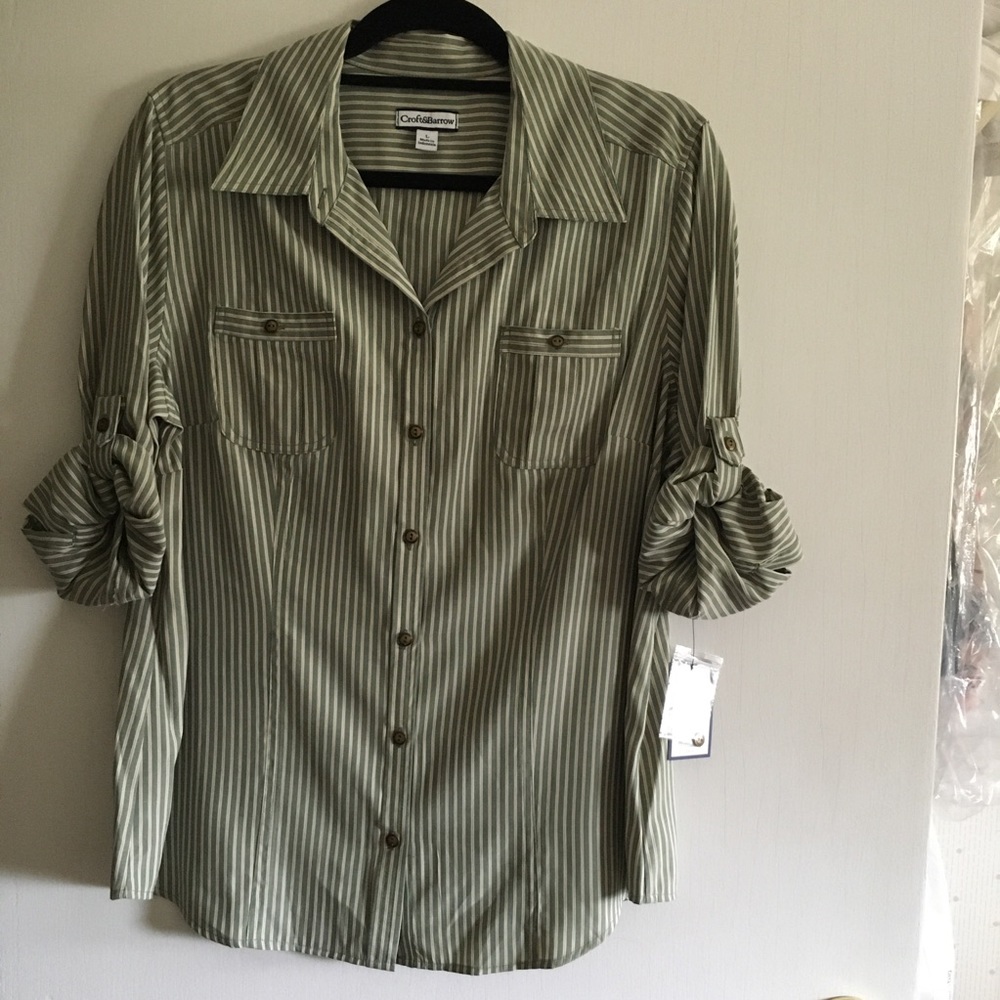 Nwt Croft And Borrow Woman’s Size L Button Down - image 1